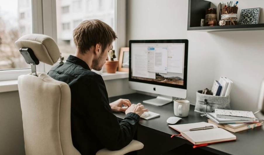 AI keyword research and SEO analysis
